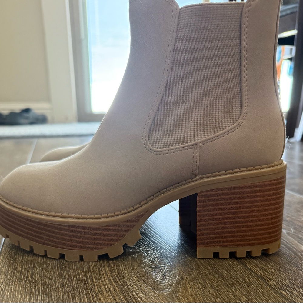 Women's Tan Ankle Boots